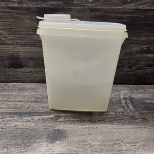 Vintage Tupperware Jr. Storage Container #499-4 with‎ Flip-Top Lid 509-4 & 510-3